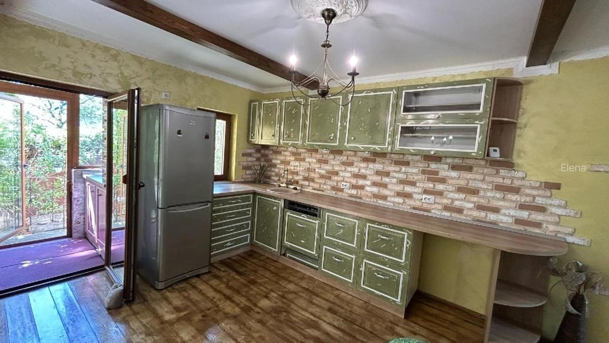 Apartament mobilat si utilat 135 mp,gradina, beci ,3 locuri parcare- 179 000 E - 16