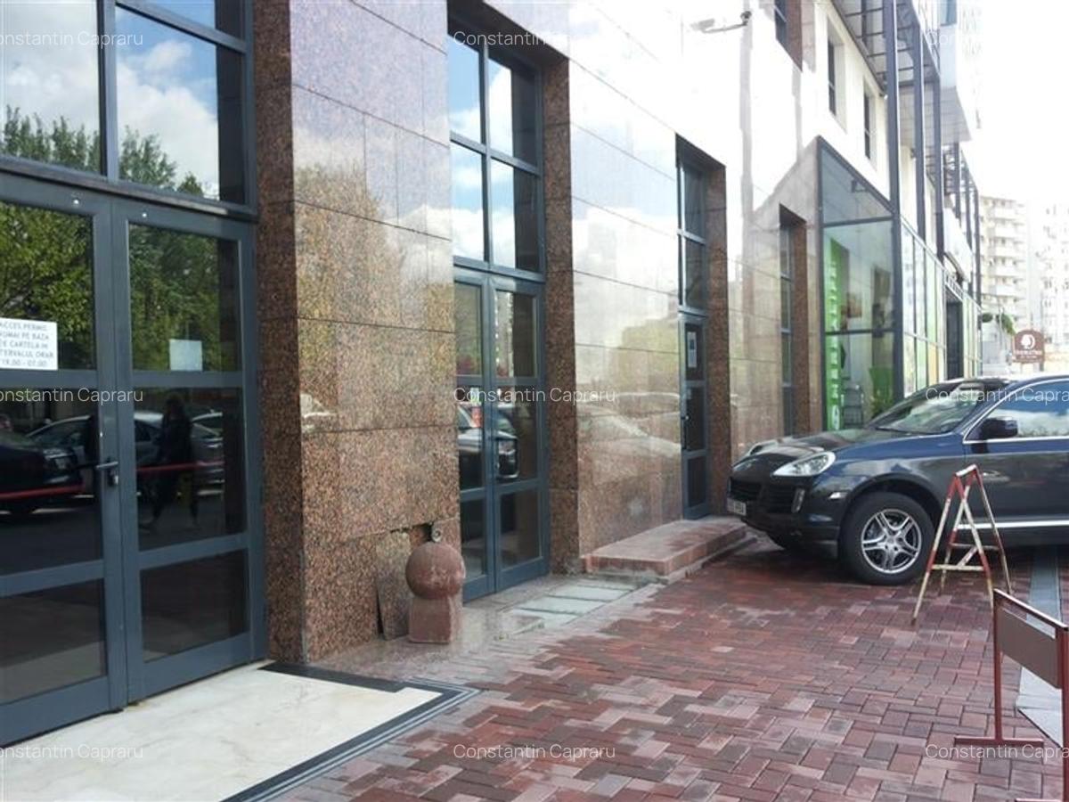 Inchiriere spatii comercial in cladire de birouri - 43 mp si 59 mp - 4