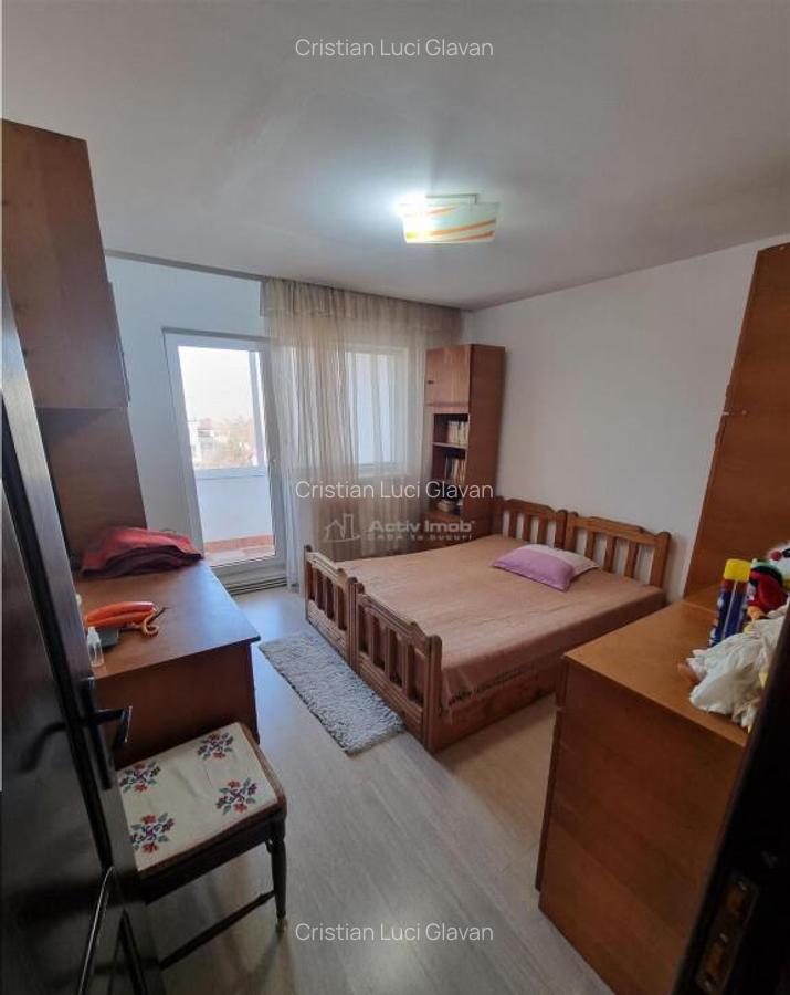 Apartament 3 cam renovat et 3 din 4 zona F-uri - 3