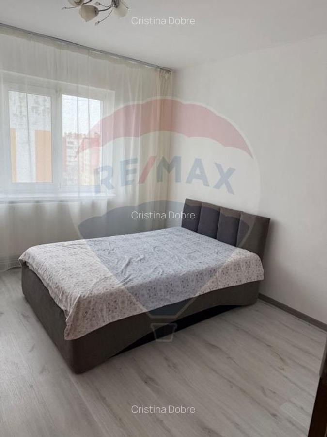 Apartament cu 3 camere de inchiriat in zona Craiovita Noua - 2