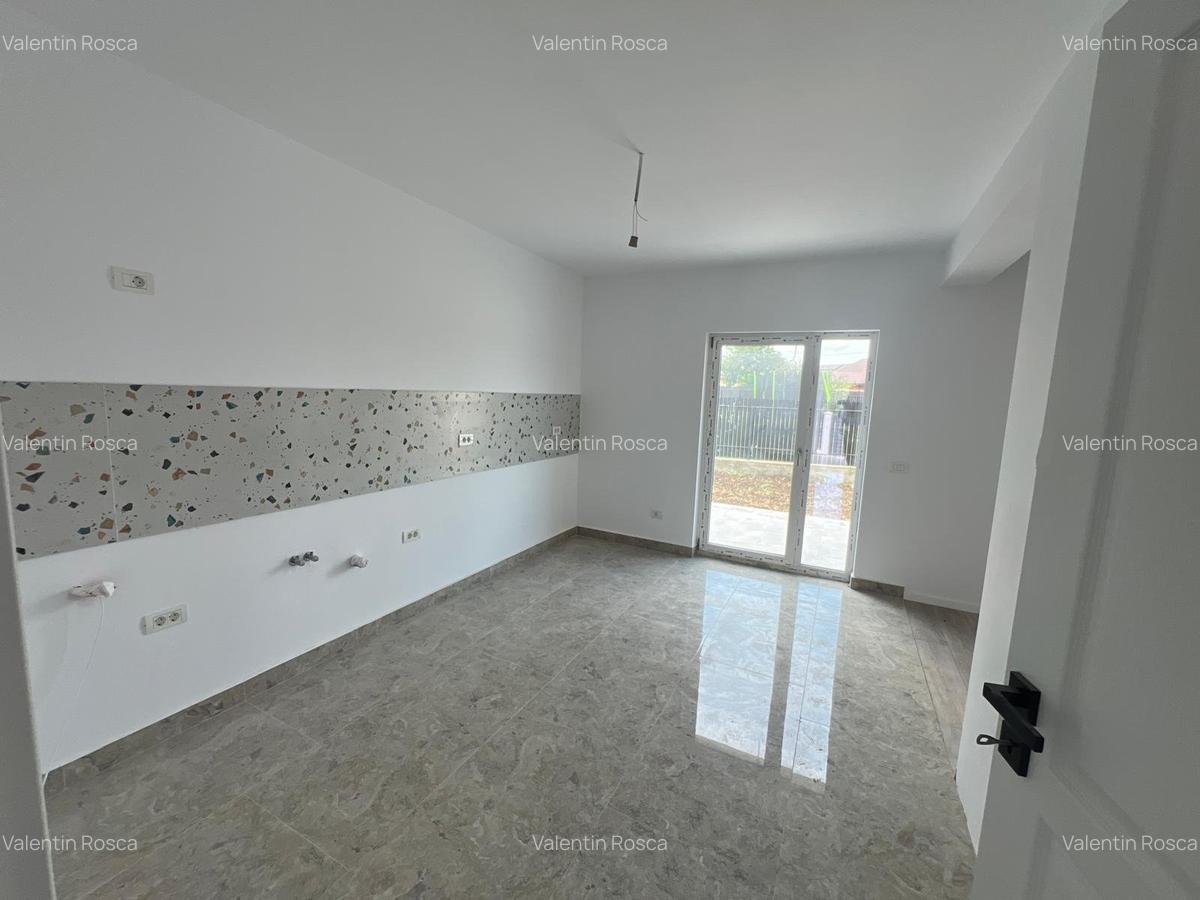 Vila superba la strada principală - finisaje de lux, direct de la proprietar - 3