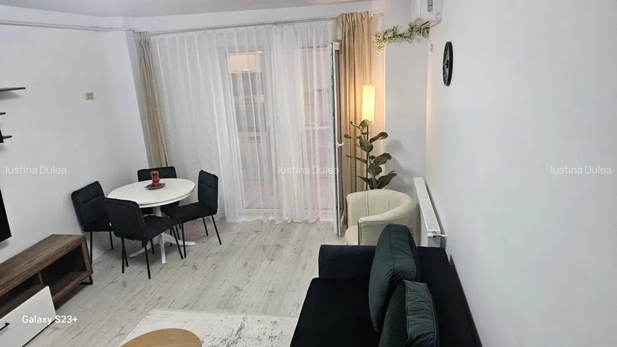 Apartament de 2 camere, decomandat si foarte spatios, Central Adress - 1