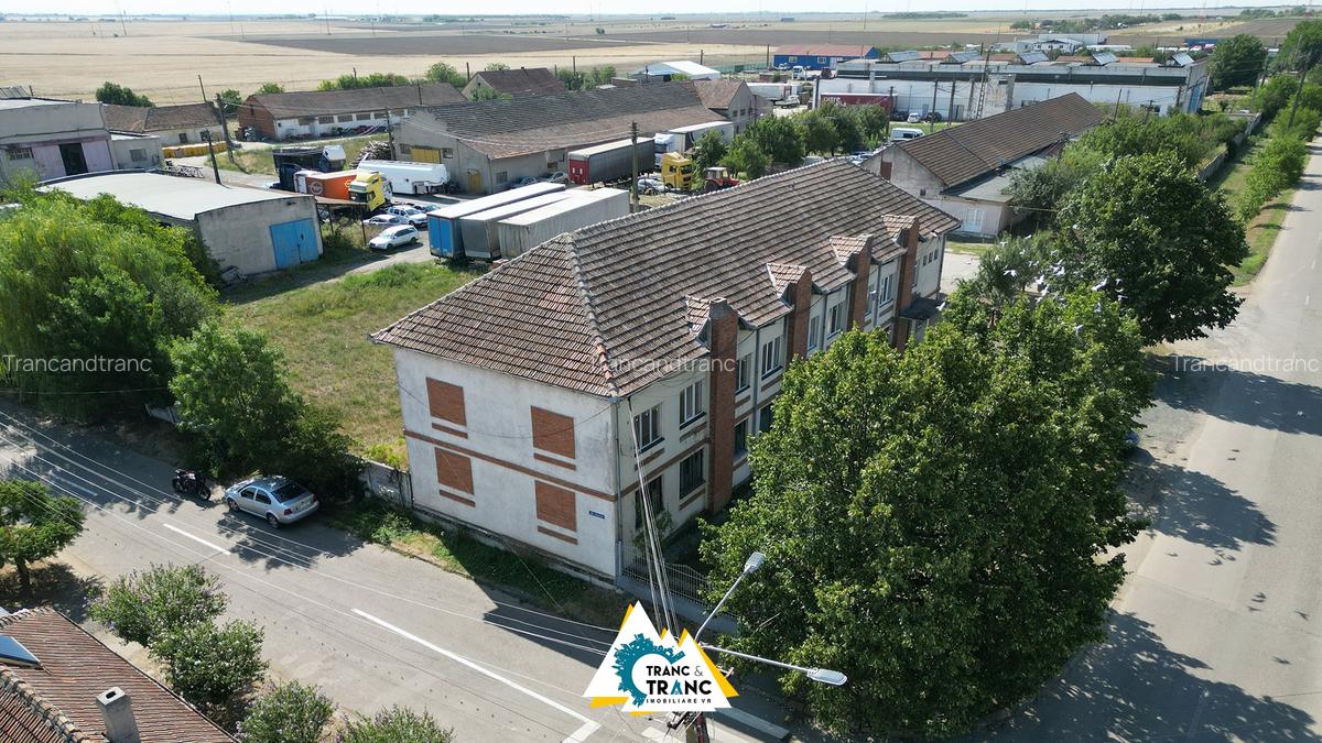 Clădire împunătoare de 540 mp pe 2 nivele în Sânnicolau Mic - 15