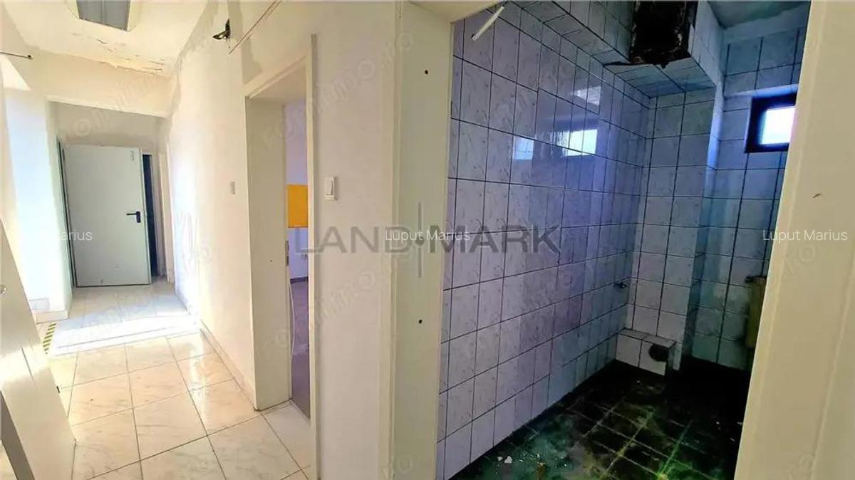 Spatii birouri servicii 250 - 700 mp, zona Girocului - 5