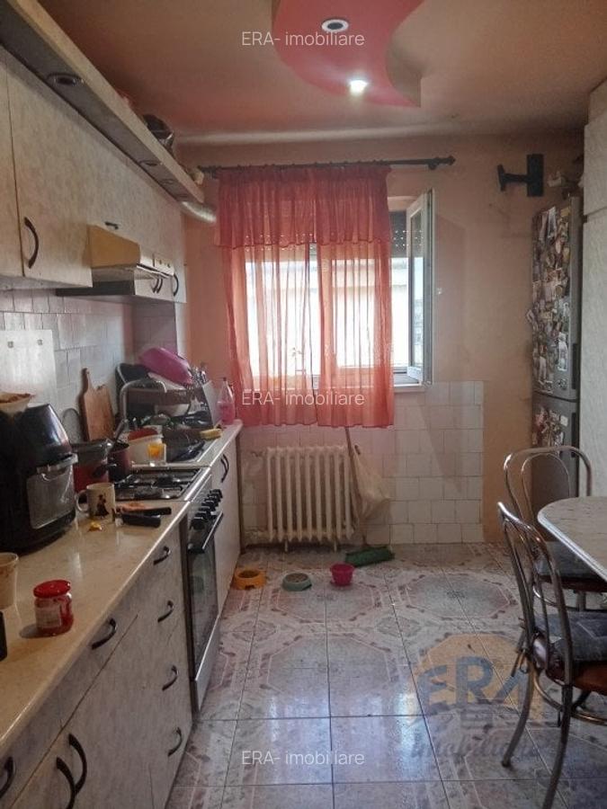 Apartament cu 3 camere decomandat, mobilat în Rogerius - 8