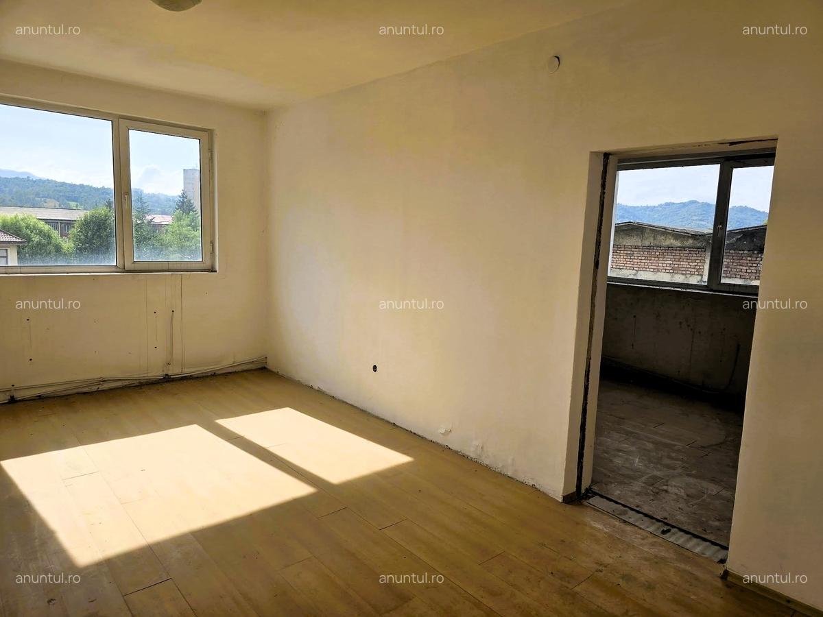 Petrosani, Jud. Hunedoara, Strada Independentei - 8