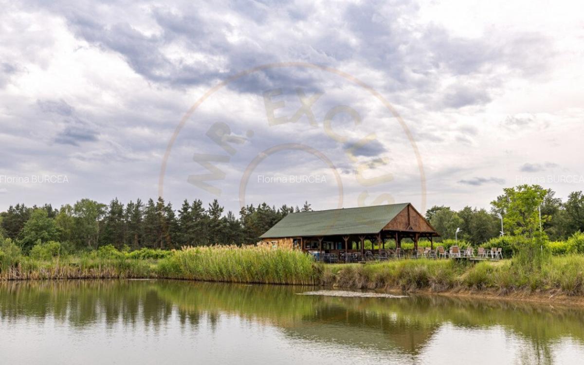 Motel, camping, piscina si lacuri de pescuit pe un teren de - 2