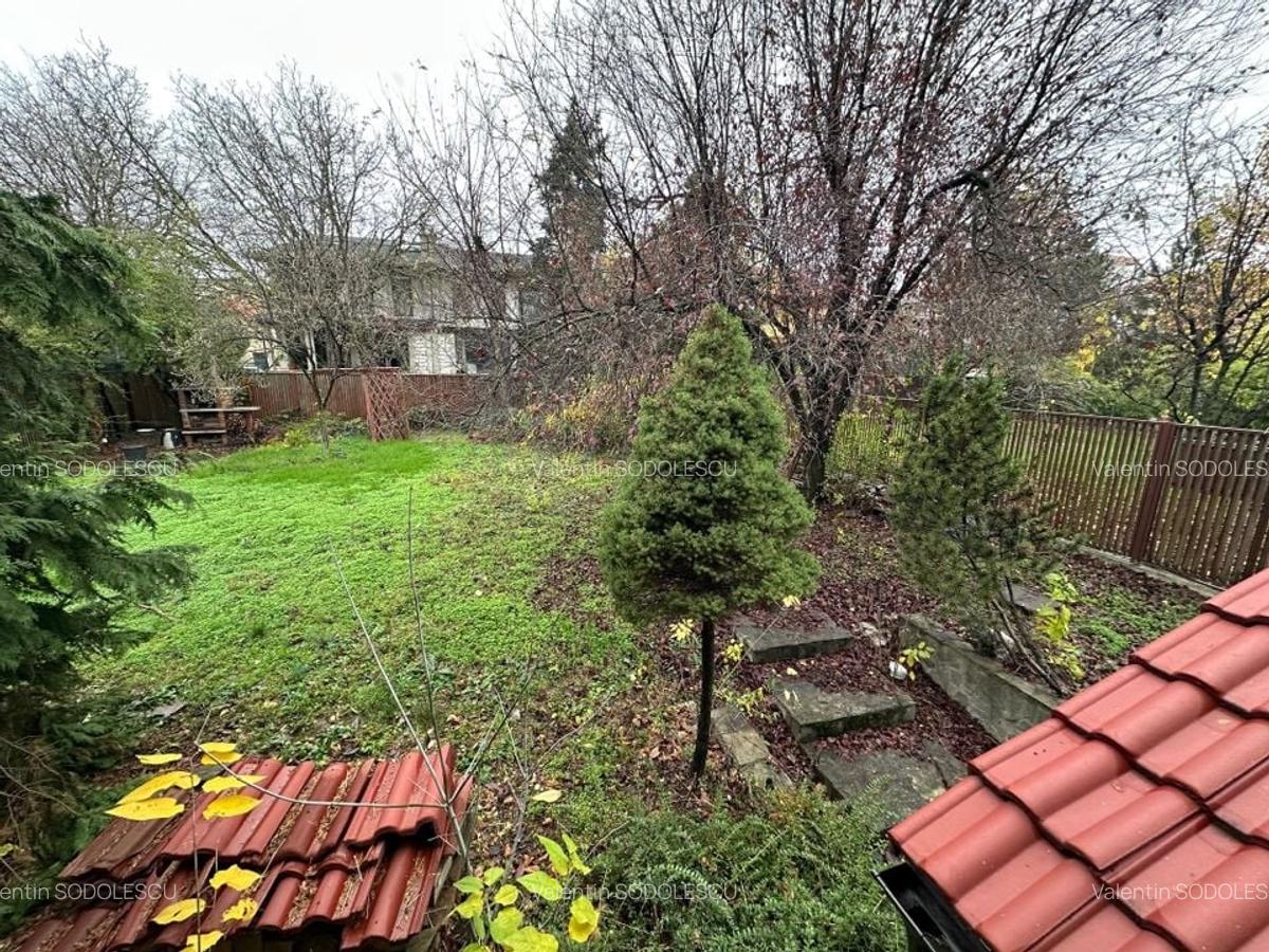 Casă / Vilă cu 6 camere în zona  Calea Aradului - 30