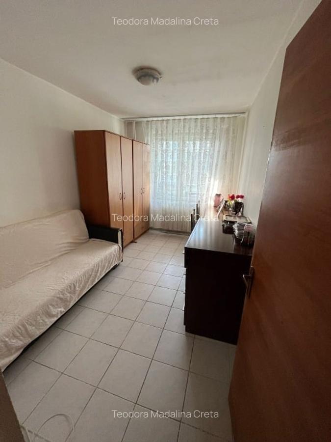 Vanzare apartament 4 camere - 6