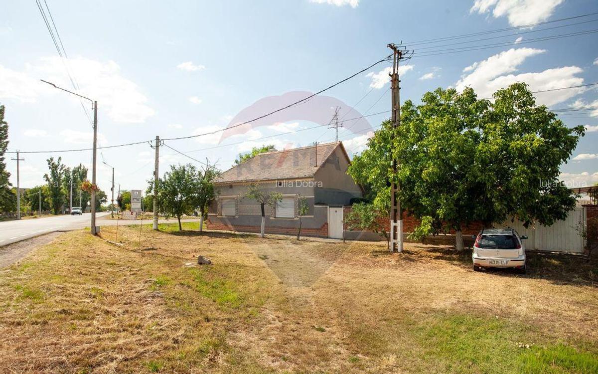 Casa solida cu 4 camere, demisol ?i garaj Pecica - 13