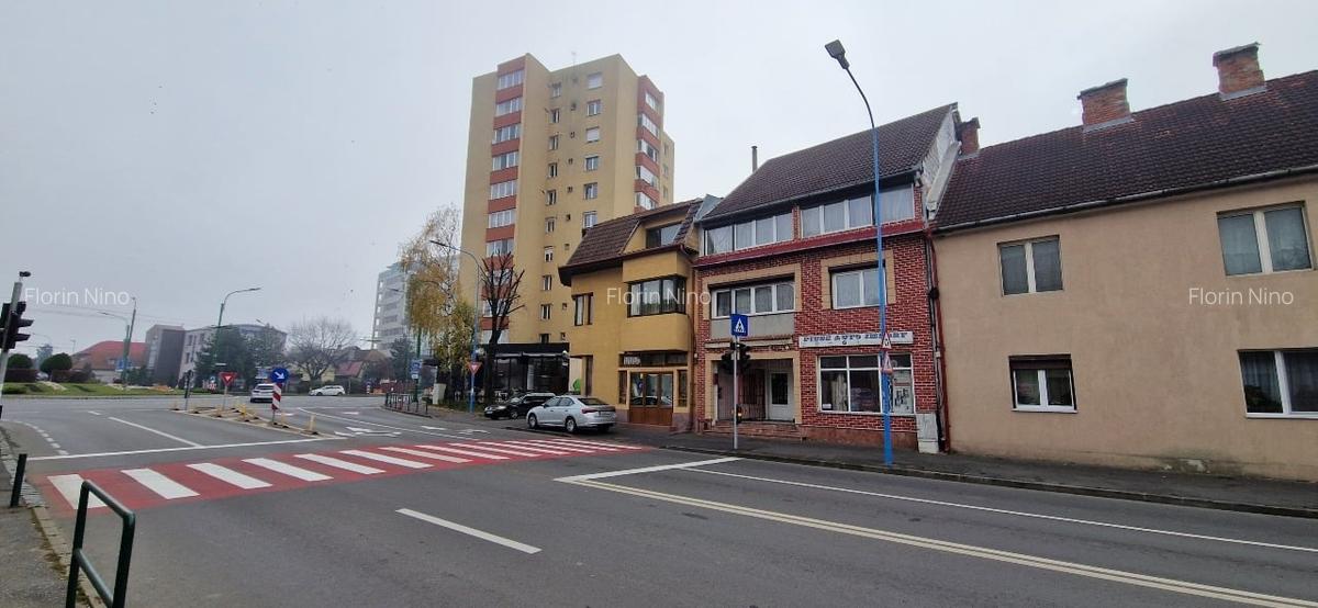 Particular inchiriez spatiu comercial sau de birouri in mun Brasov - 3