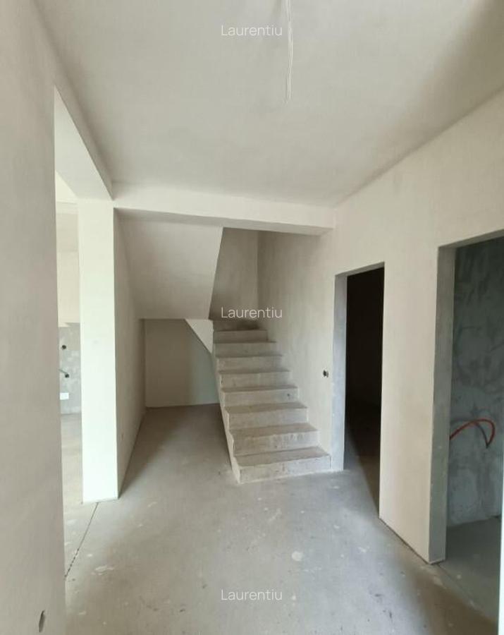 Casa cuplata in zona D.Mocanu Floresti - 4