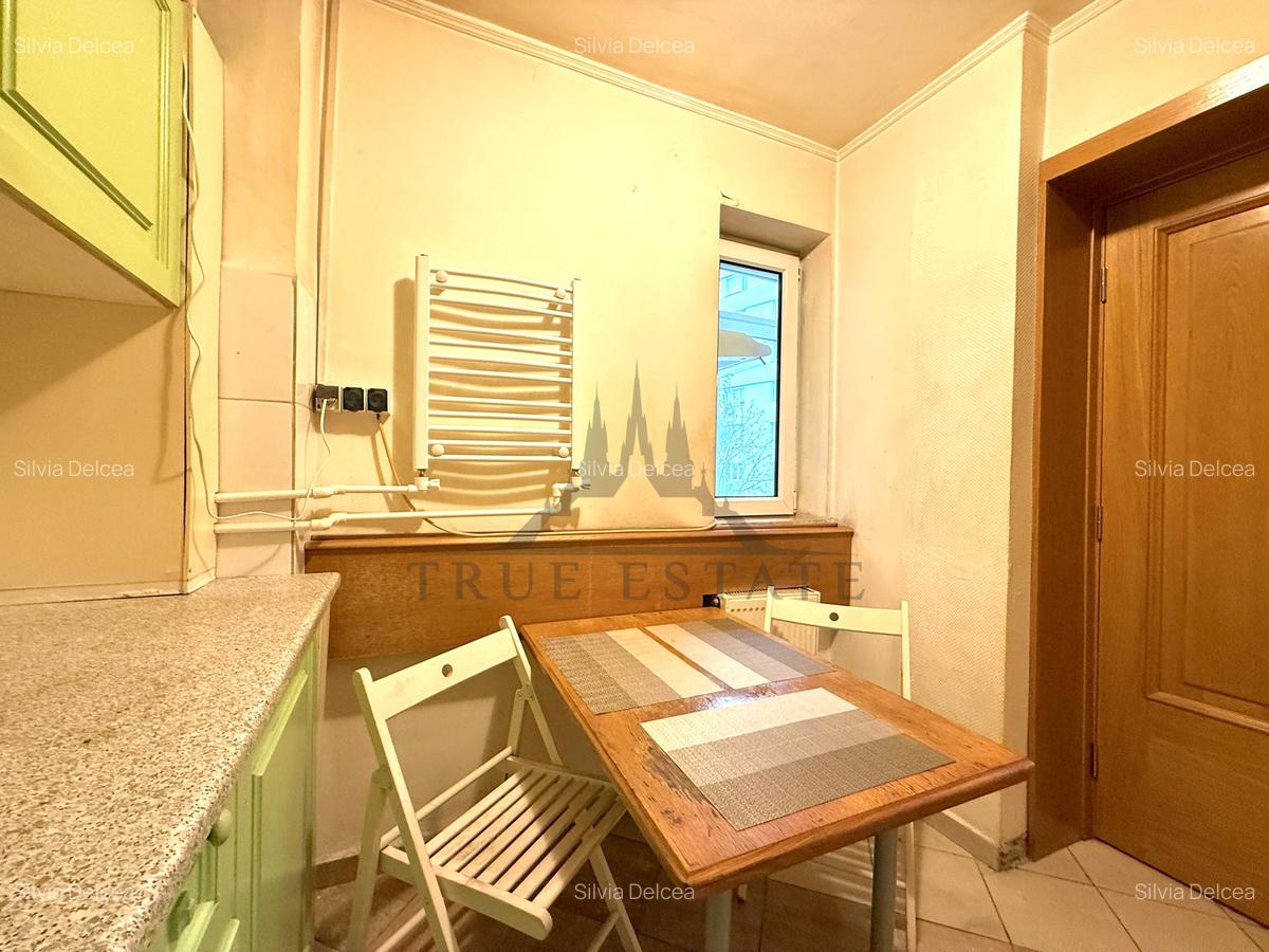 Garsoniera Banu Manta cu vedere pe spate - 2
