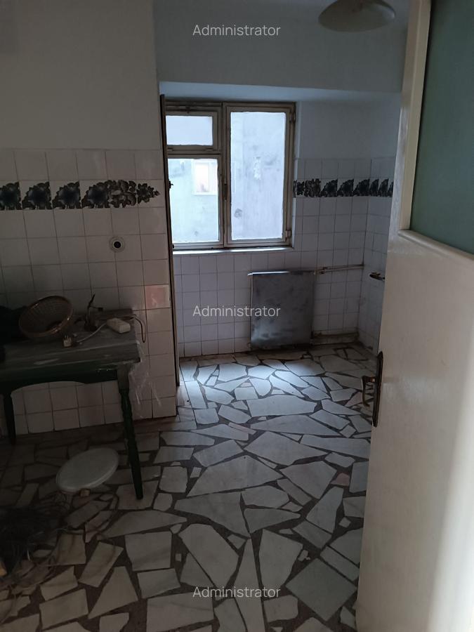 Apartament cu 4 camere decomandat în Drumul Taberei - 2