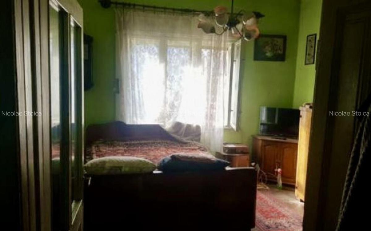 Vand casa ultracentrl Simeria din caramida acces de pe 2 str - 4