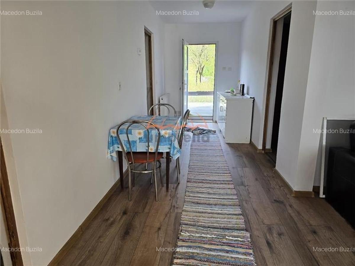 Casa de vanzare in Fundatura front 25m la E576/ 1C. - 10