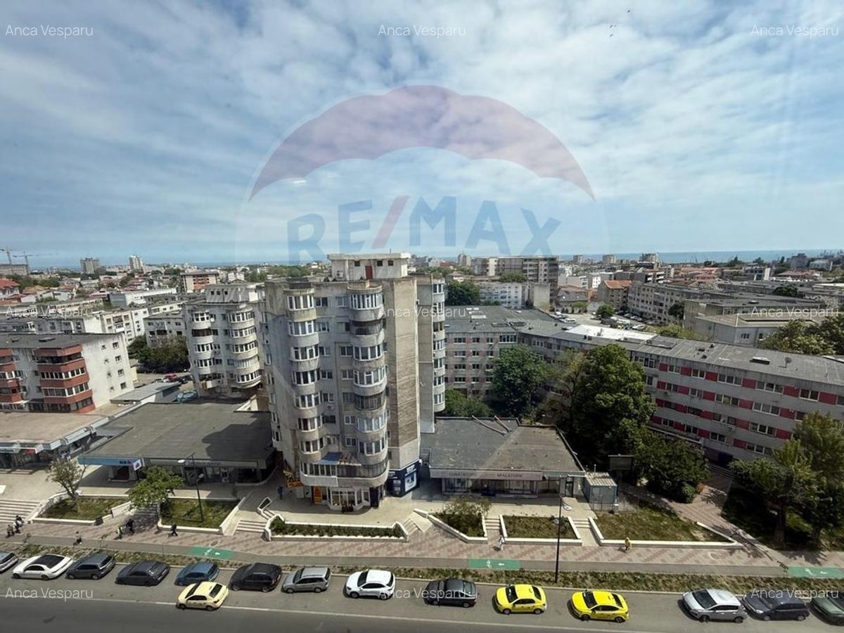 Apartament cu 3 camere de vanzare in zona Casa de Cultura Constanta - 1