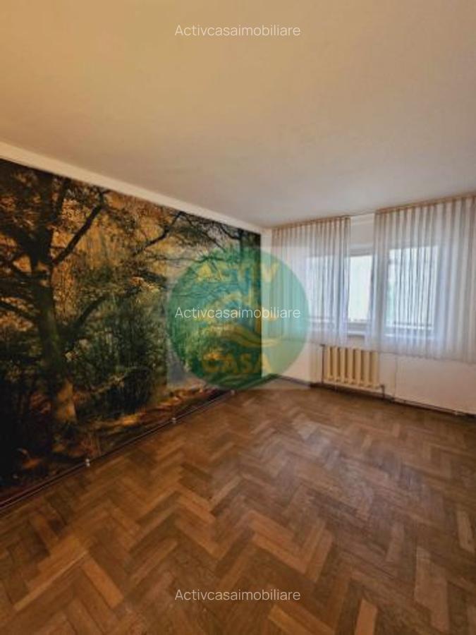 Apartament 3 camere, model deosebit, Roman Neamt - 1