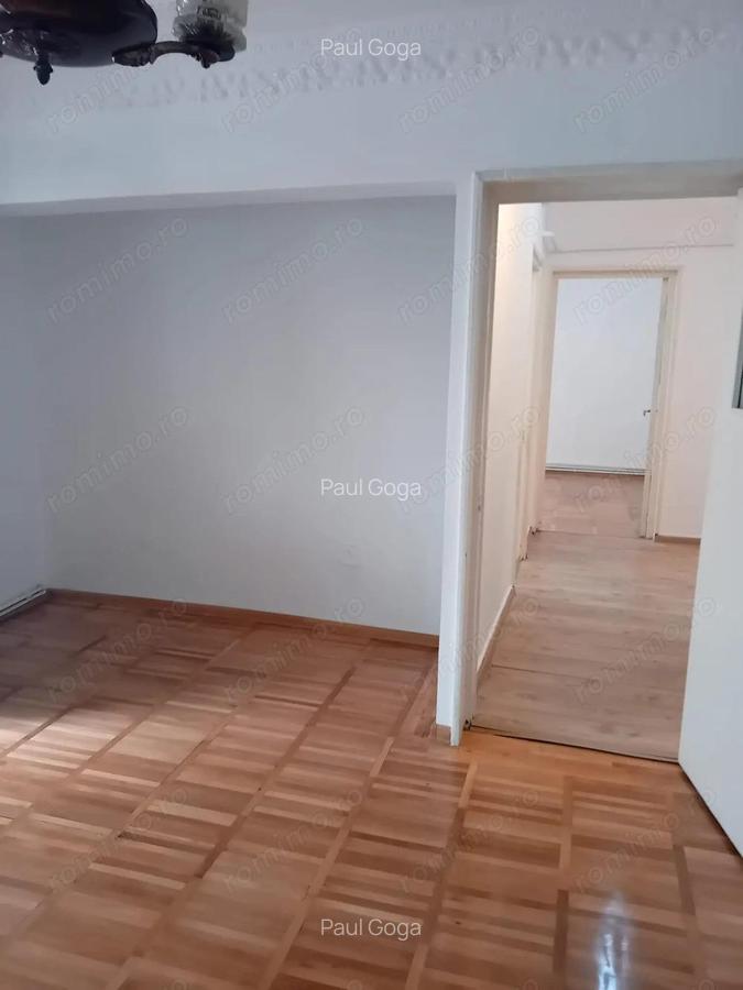 Apartament 2 camere Port, etaj 1/4 3 balcoane, centrala, geam la baie - 12