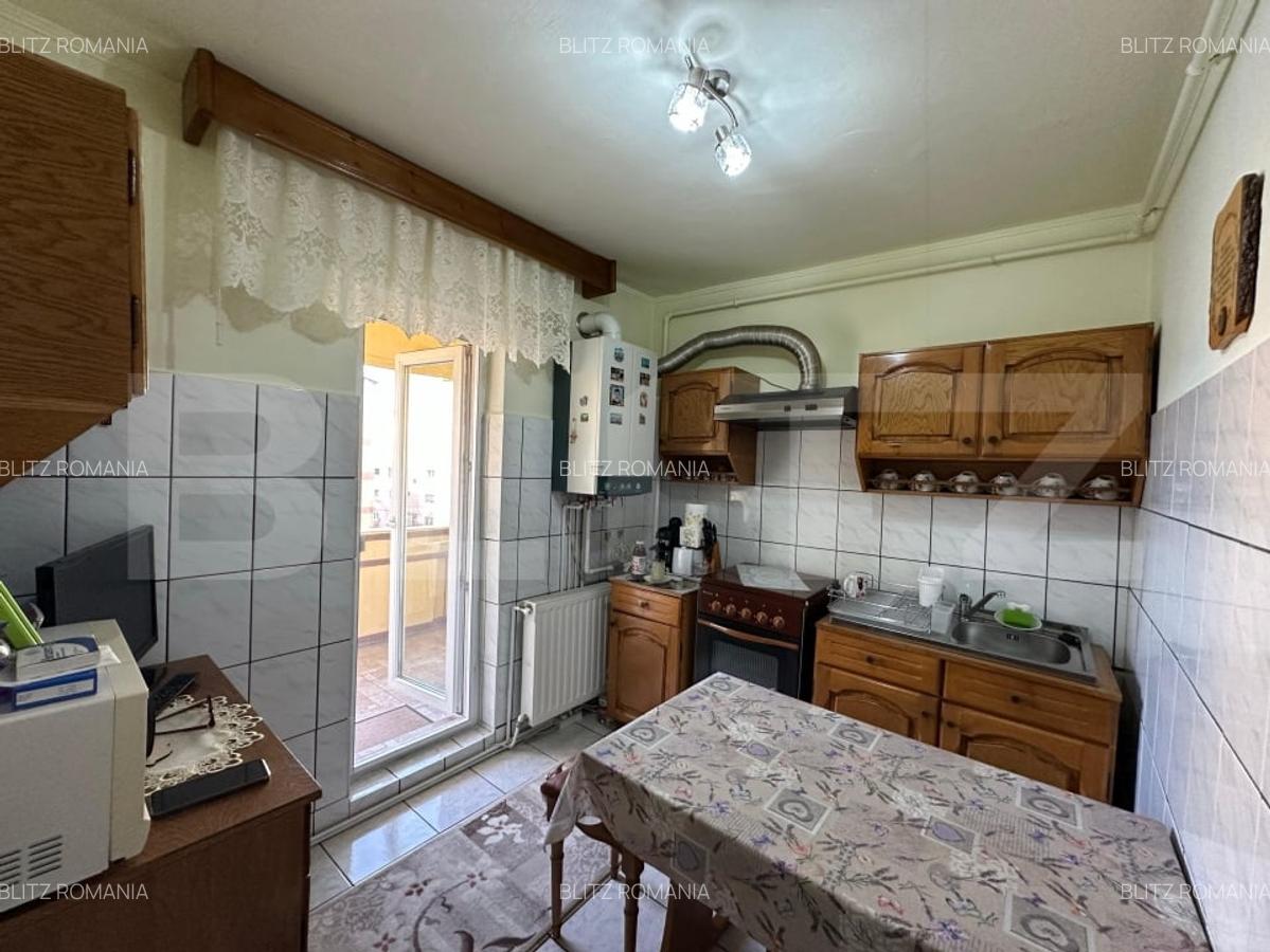 Apartament de vanzare cu 2 camere, etaj intermediar - zona Tolstoi - 5