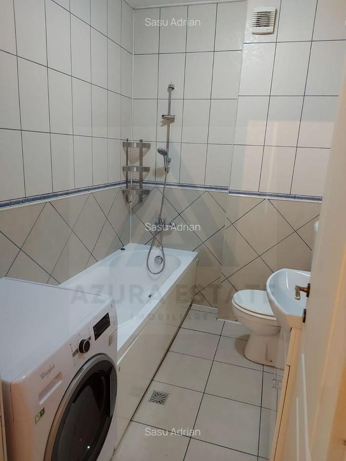 Apartament renovat tip mansarda pivnita si parcare privata in Strand - 3