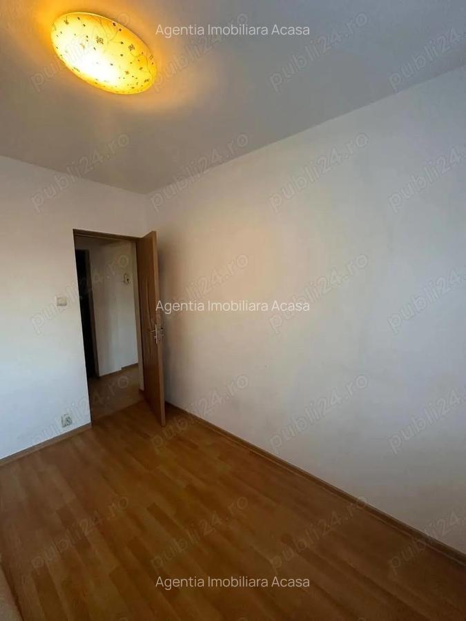 De vanzare 3 camere decomandate, etaj 2, zona linistita, 52.000 euro - 13