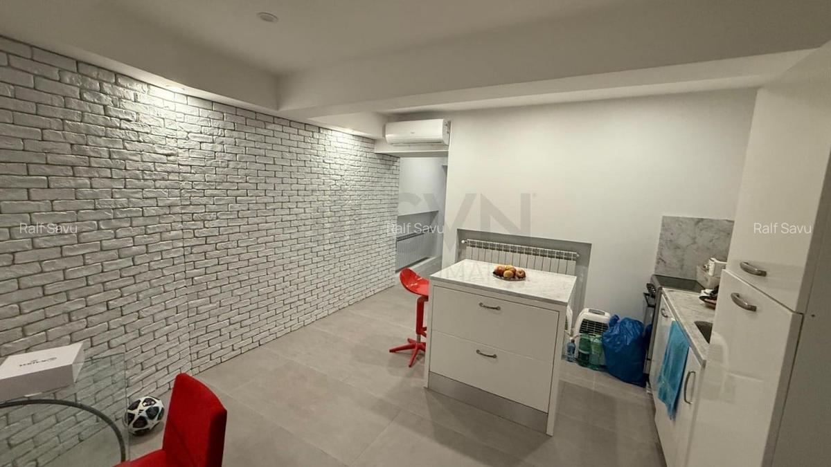 Apartament cu 3 camere circular în Universitate - 4