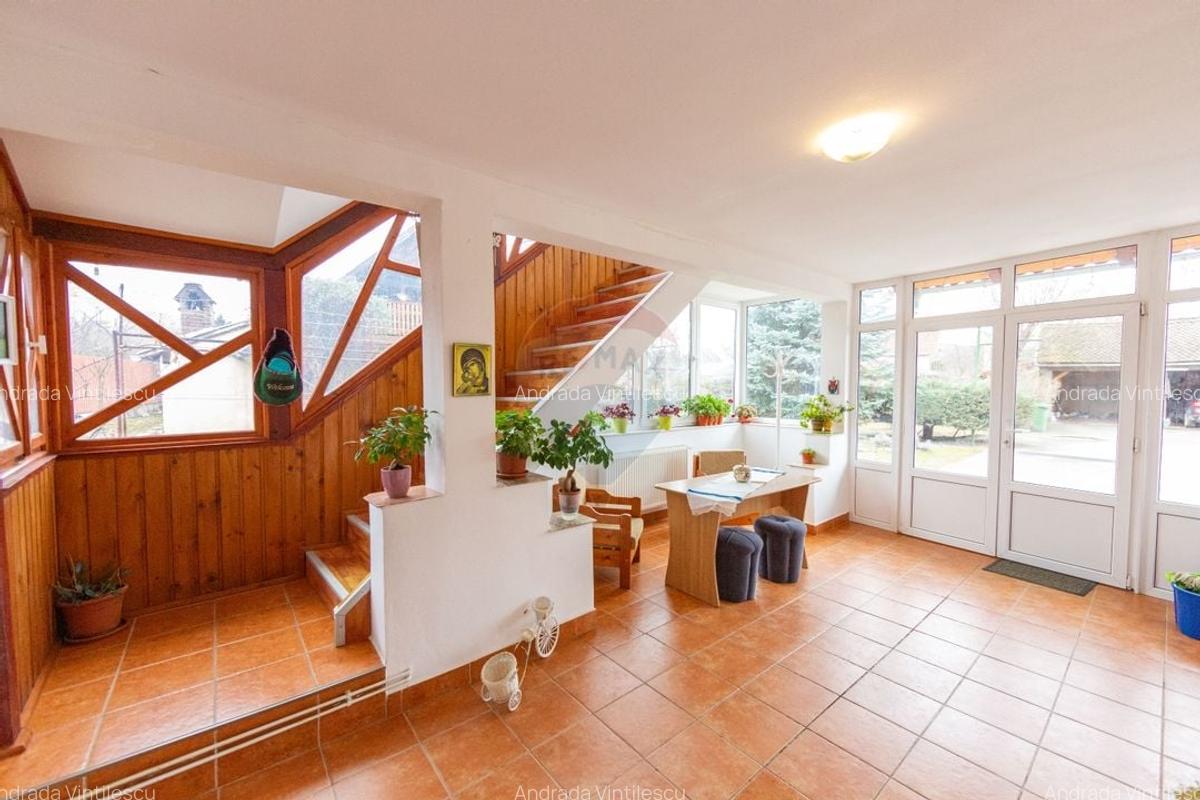 Proprietate completa cu 5 dormitoare, foisor, sauna, garaj si gradina - 22