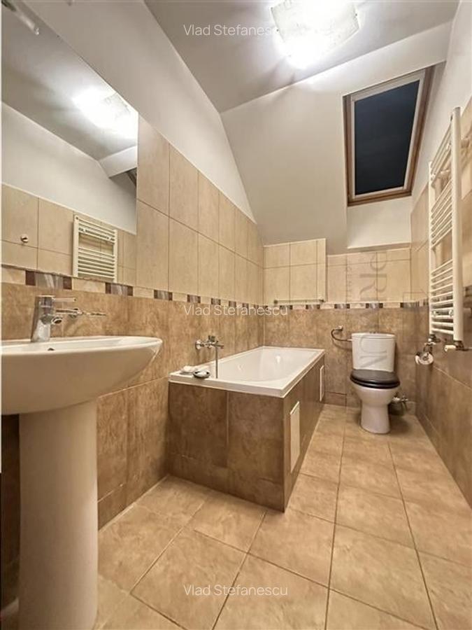 GIROC - 3 Camere - Zona excelenta - Etajul 2 - Parcare privata - 5