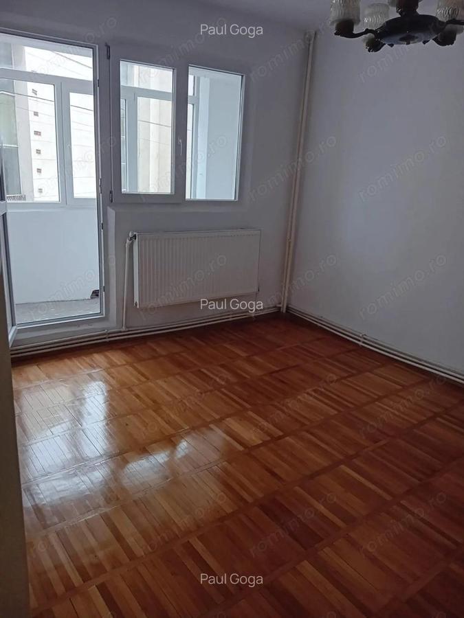 Apartament 2 camere Port, etaj 1/4 3 balcoane, centrala, geam la baie - 1