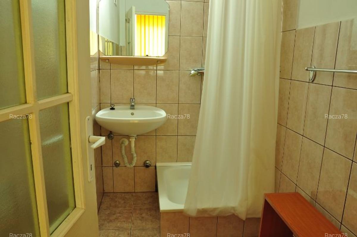 Vănzare casa cu 3 aparatemente separate la 50 m de plajă în Costineșt - 7