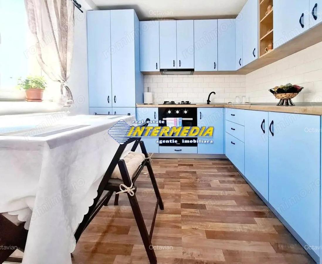 Apartament 3 camere decomandat de vanzare Cetate Zona Mercur - 2