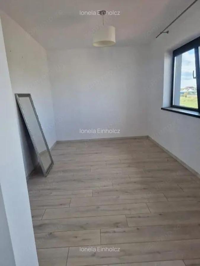 Duplex 4 camere, 154 mp utili, cu garaj si 2 fronturi stradale - Mosinita Noua - 5
