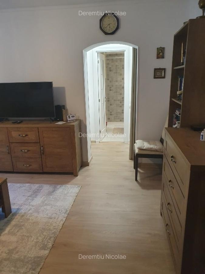 Apartament de 3 camere - Sinaia, zona centrala - 4