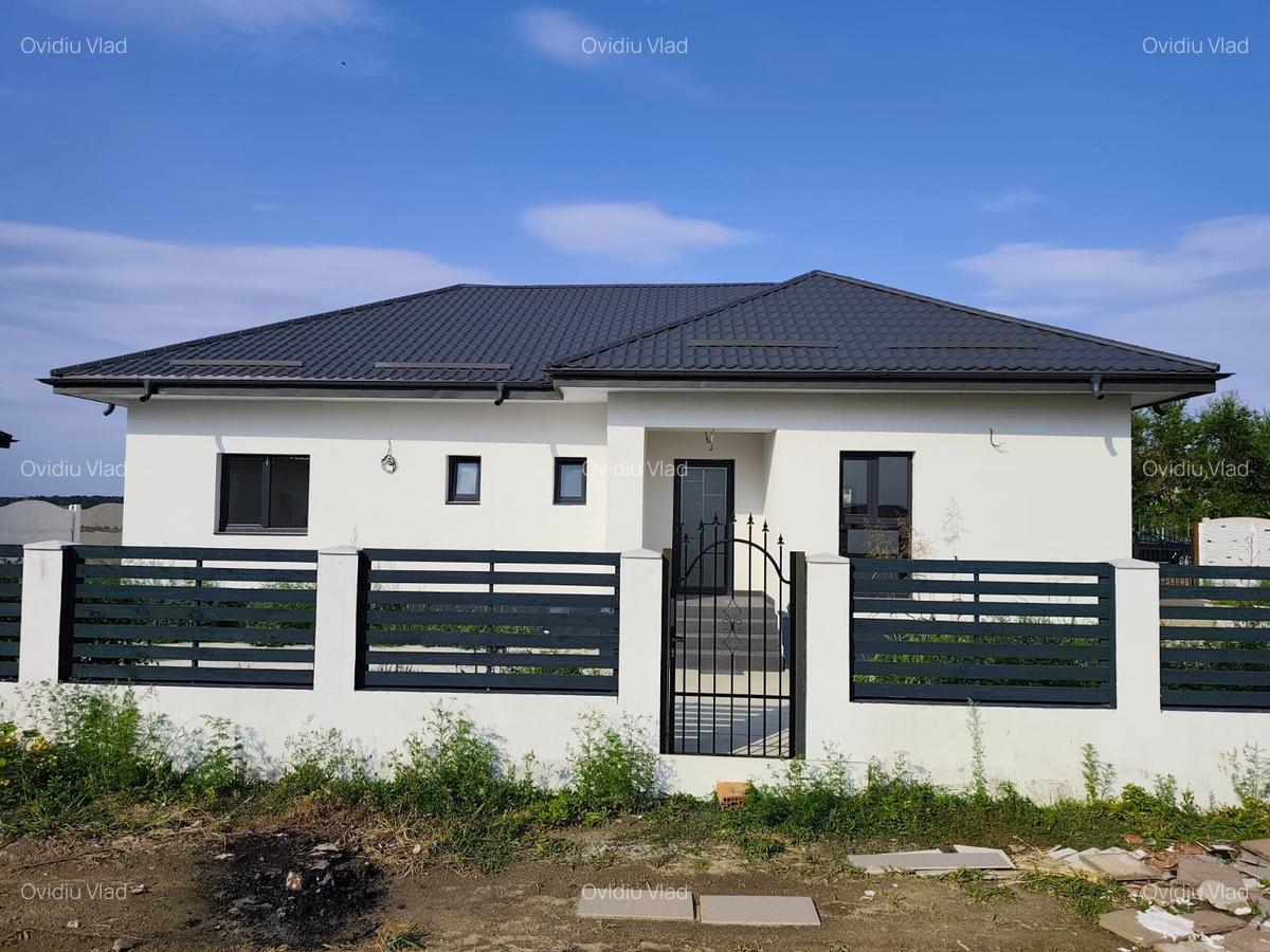 FARA COMISIOANE Sabareni casa cu 4 camere 2 bai PARTER placa drum asfaltat - 2