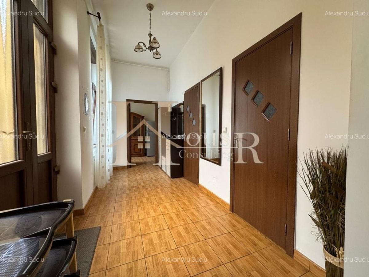 Cladire istorica.Centrala proprie.Curte amenajata cu spatiu verde - 14