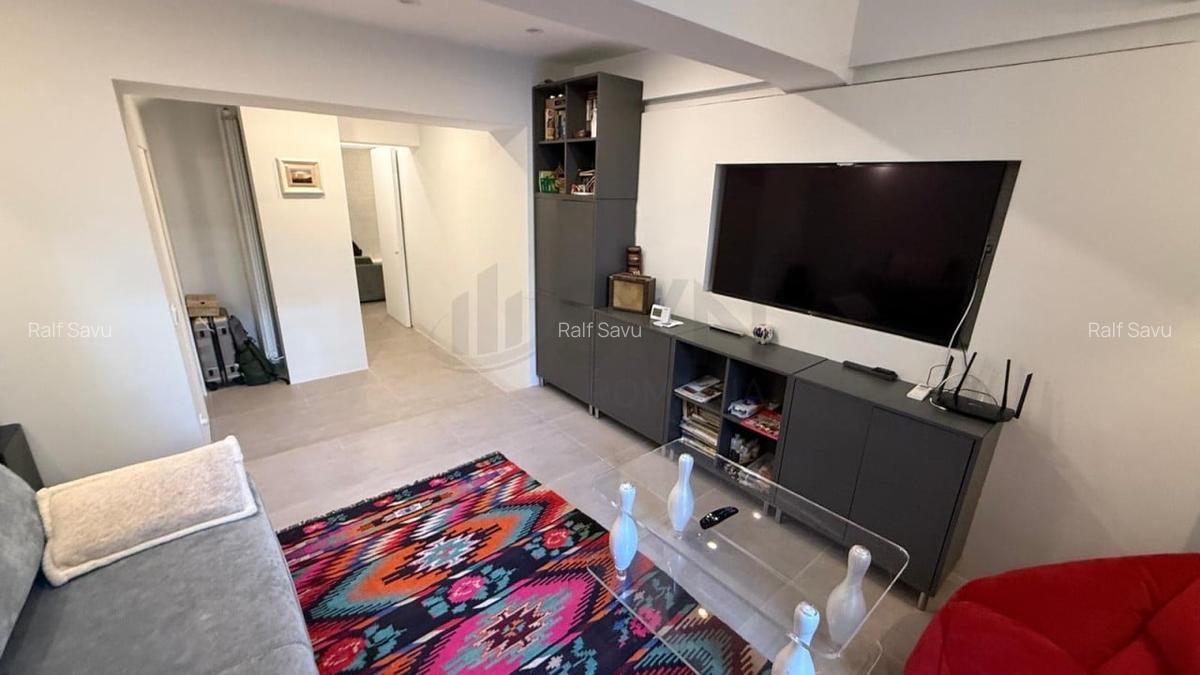 Apartament cu 3 camere circular în Universitate - 5