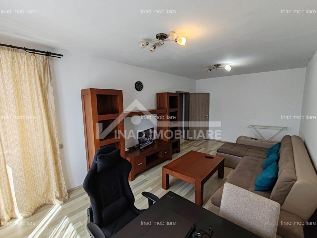Apartament cu 3 camere, 2, bai, balcon si terasa, Str. Constanta - 3
