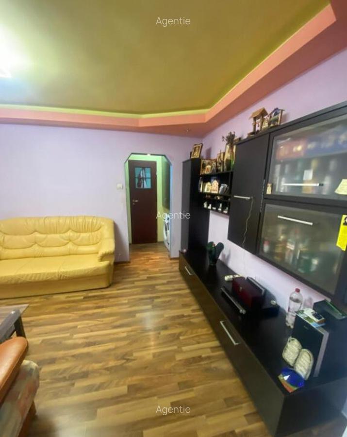 Bdul.1 Decembrie 1918.Apartament 3 camere. - 10