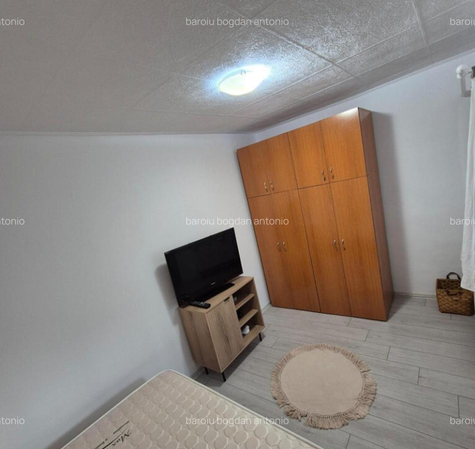 Inchiriez casa la curte - 5