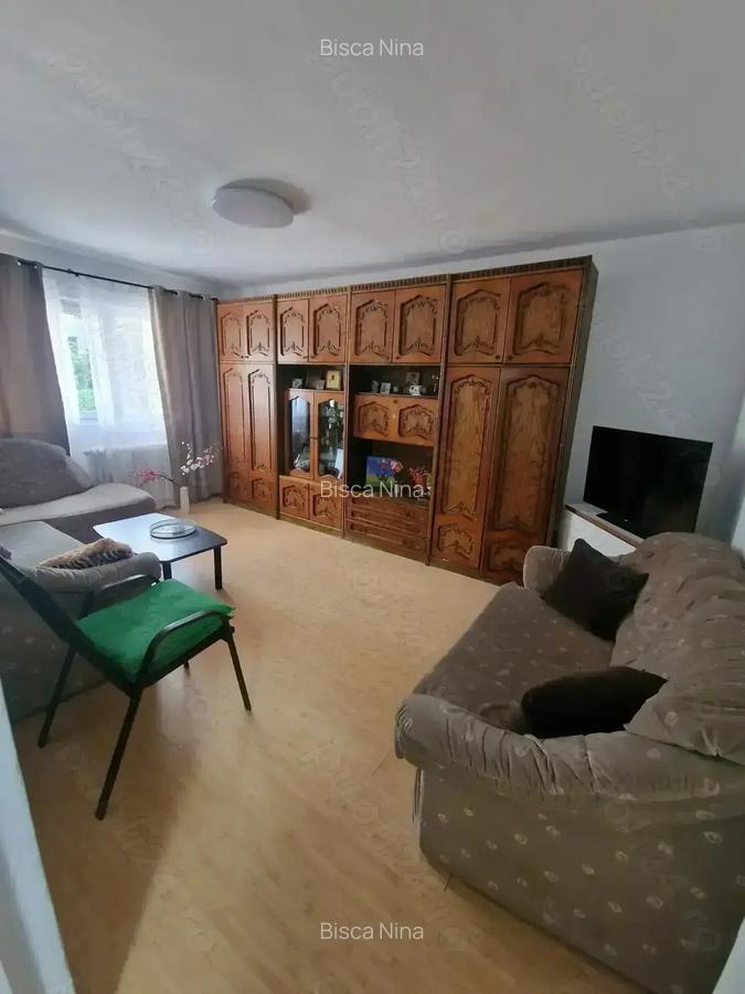 Inchiriez apartament 3 camere decomandat,spa?ios,proaspat varuit,acceptam ?i animale de companie! - 2