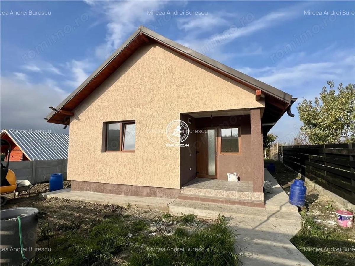 Vila cu 3 camere, 500mp teren, de vanzare in Voinesti - 1