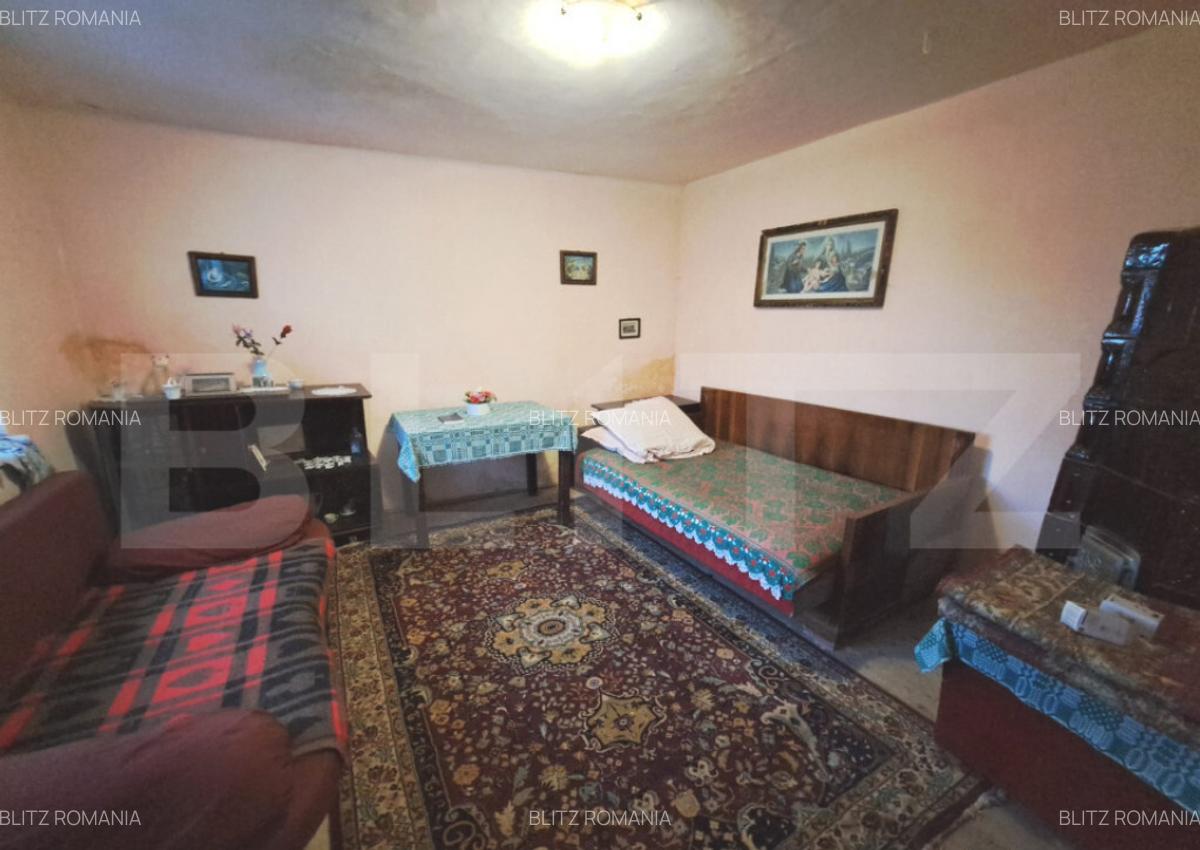 Casa de vanzare, 5 camere, teren generos de 1.290 m2, zona - 9