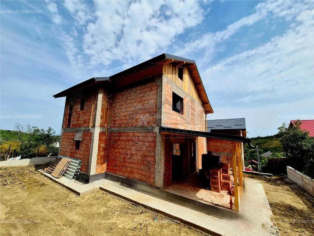 Casa de vanzare cu priveliste frumoasa - 2