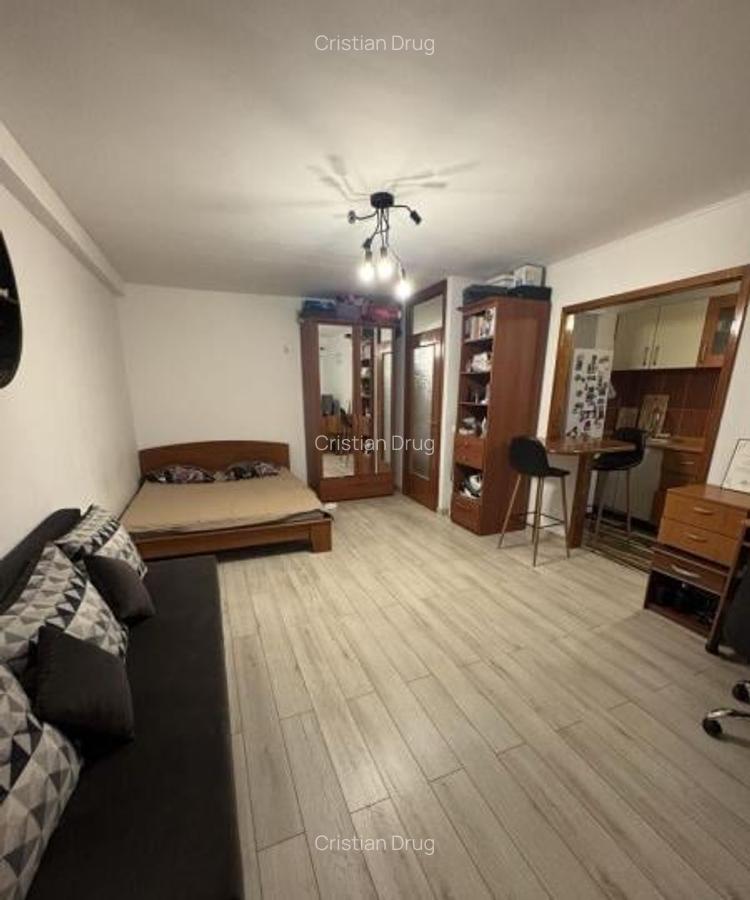 Garsonieră decomandată în Nerva Traian - 1
