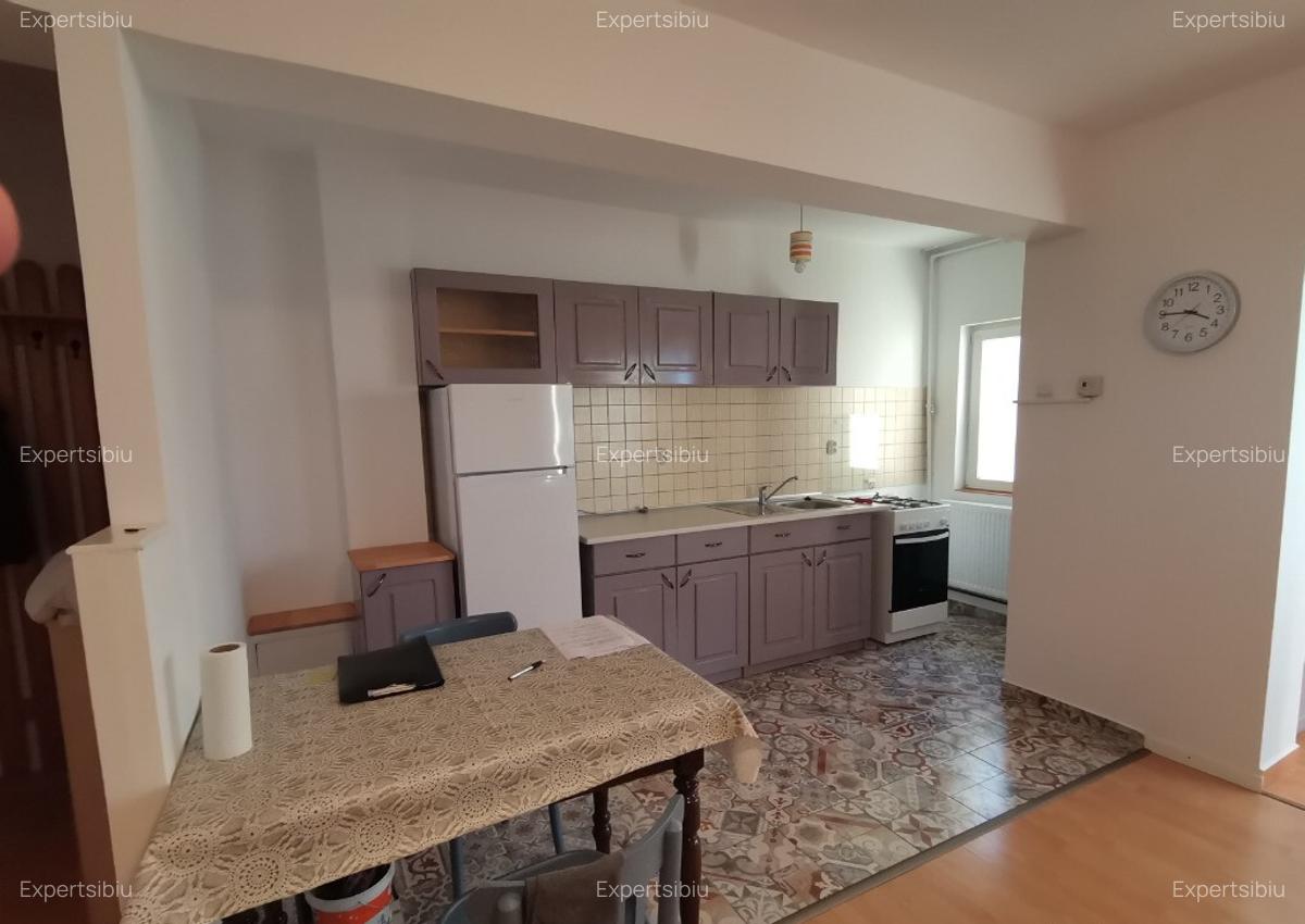 INCHIRIEZ apartament 2 camere ,constructie noua, zona Strand II - 4