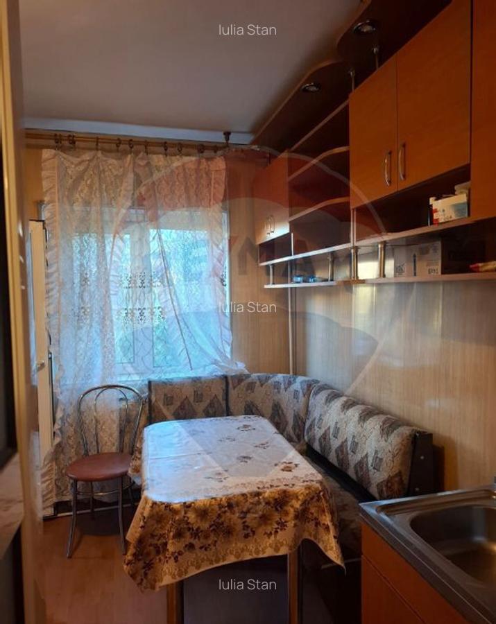 Apartament cu 3 camere de inchiriat in zona 1 Mai - 5