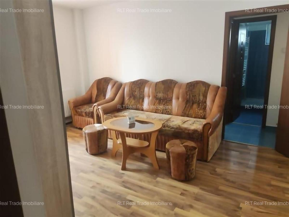 Apartament cu 2 camere semidecomandat, mobilat în Tractorul - 3