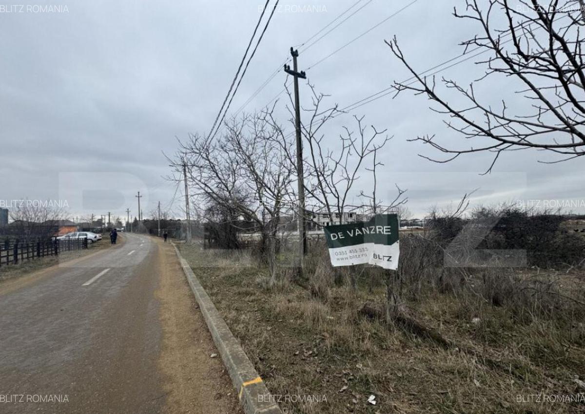 Teren intravilan pretabil industrial, 3600 mp, front 22,03 m - 2