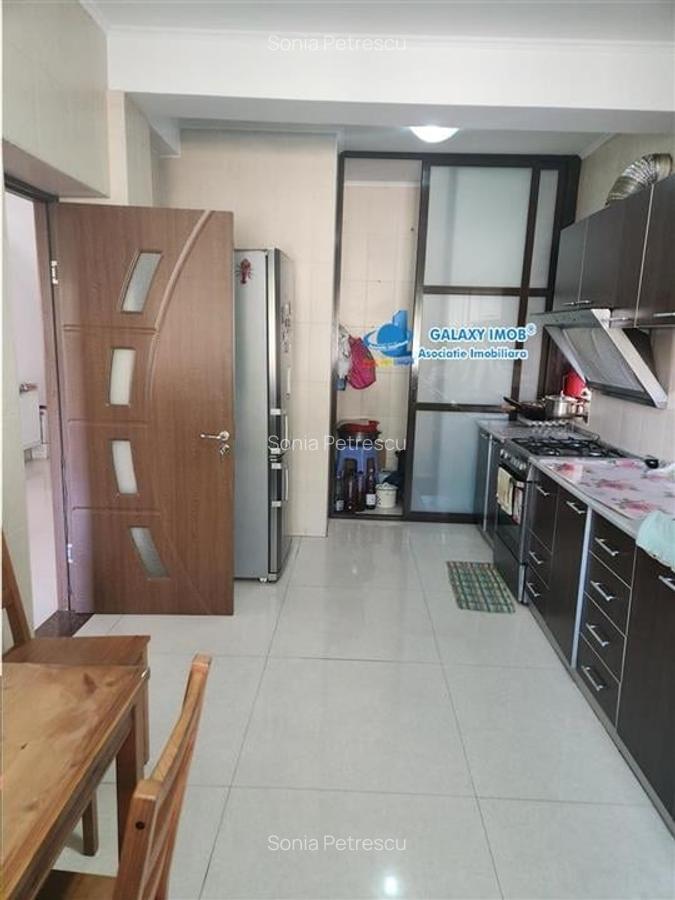 Vila P+1E+M mobilata si utilata strada Doinei - 4